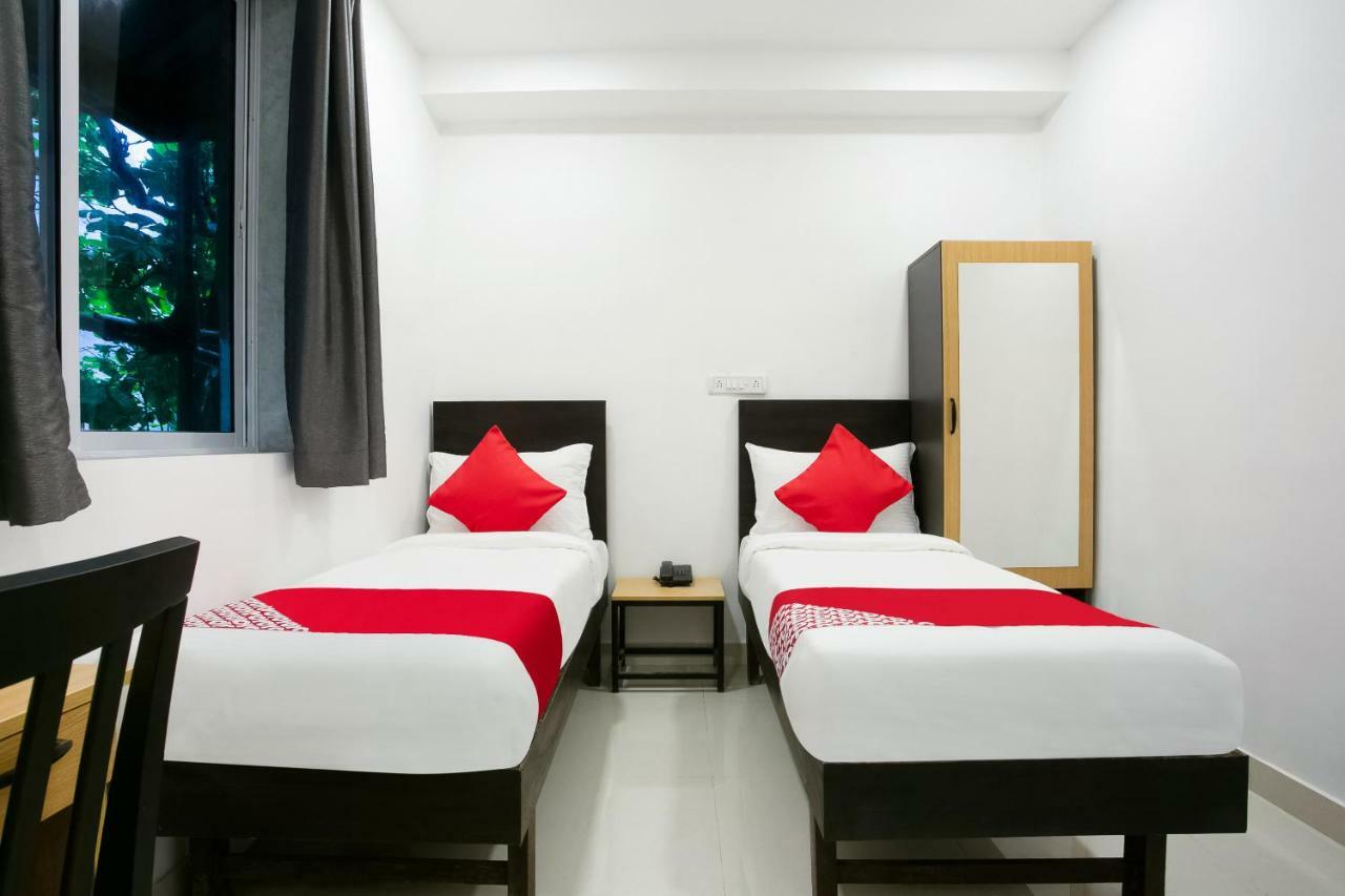 Oyo Flagship 38540 Hotel Shangrila Flagship Saver Мумбай Екстериор снимка