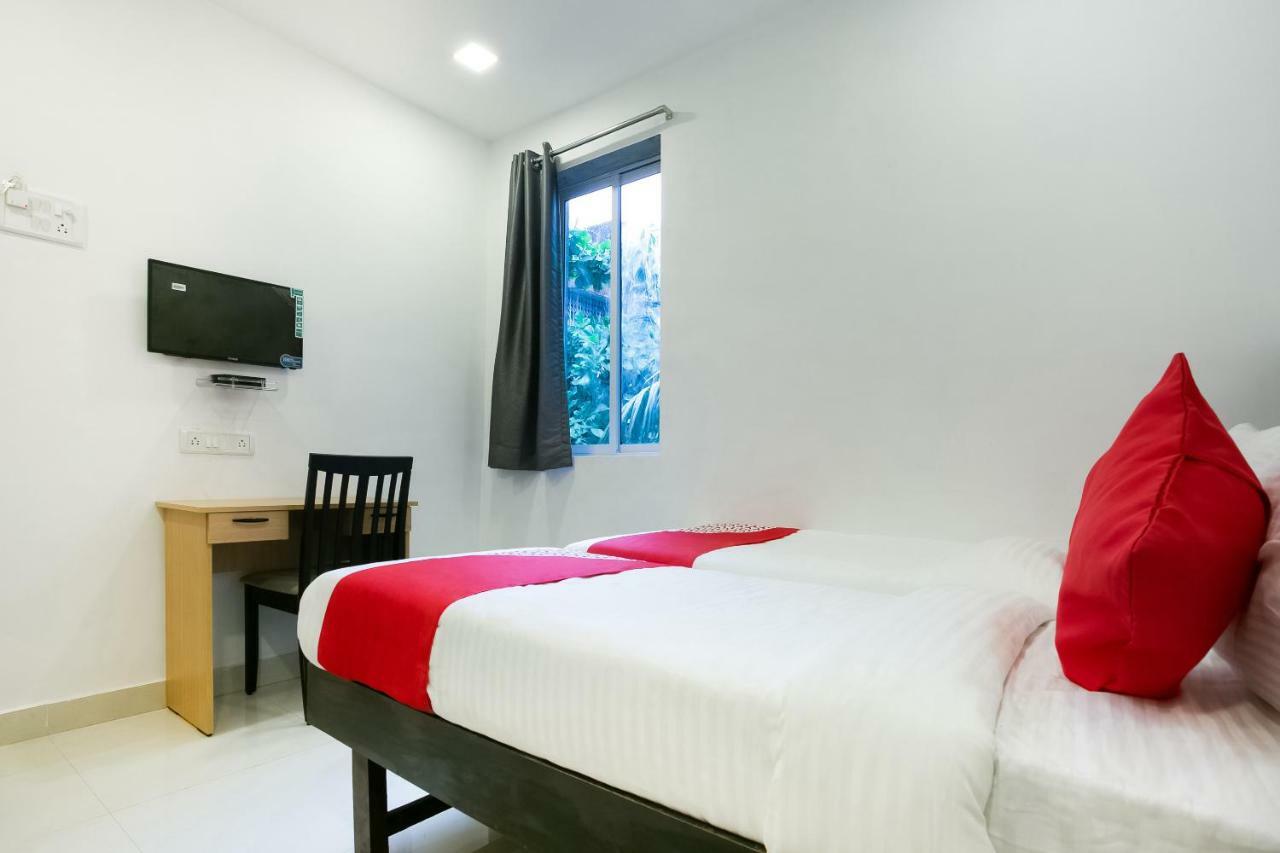 Oyo Flagship 38540 Hotel Shangrila Flagship Saver Мумбай Екстериор снимка